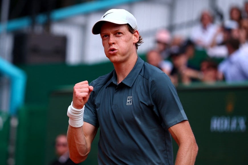 Tennis - ATP Masters 1000 - Monte Carlo Masters - Monte Carlo Country Club, Roquebrune-Cap-Martin, France - April 10, 2026
Italy's Jannik Sinner celebrates winning his quarter final match against Canada's Felix Auger Aliassime REUTERS/Manon Cruz