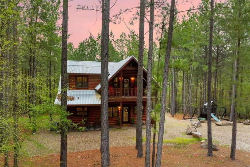 El hecho ocurrió en una cabaña alquilada por Airbnb en Broken Bow, a unos 380 kilómetros de Oklahoma City.