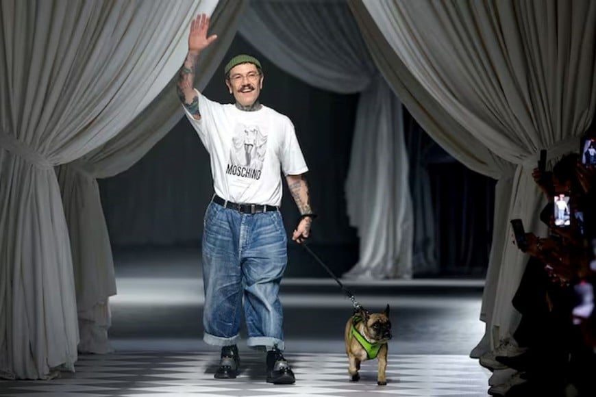 La gala de este año tendrá un fuerte componente internacional con la presencia confirmada de Adrián Appiolaza, el diseñador argentino que hoy brilla como director artístico de Moschino.