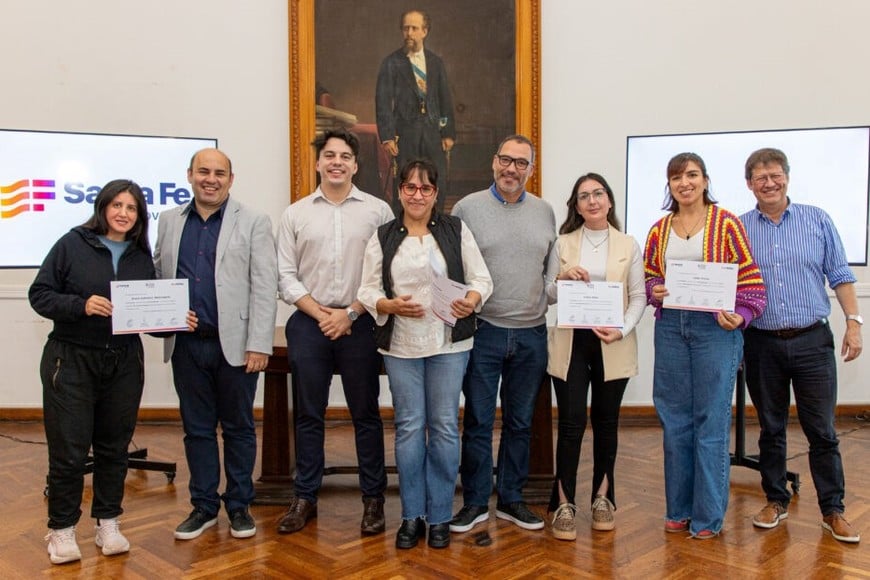La actividad se llevó a cabo en el Salón Blanco del Palacio Municipal y recibieron su reconocimiento quienes se formaron en Mejora continua.