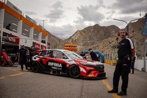 Con autoridad, Ponce de León marcó el ritmo en el inicio del TC2000
