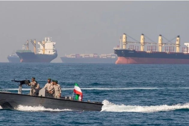 Irán aseguró tener control total sobre el estratégico estrecho de Ormuz.