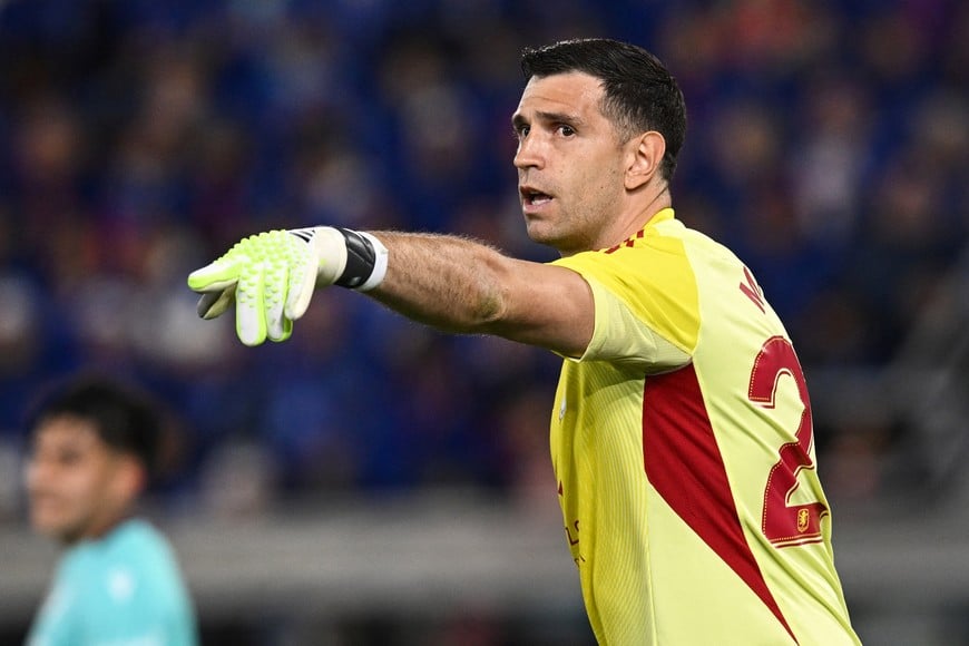 Soccer Football - UEFA Europa League - Quarter Final - First Leg - Bologna v Aston Villa - Stadio Renato Dall'Ara, Bologna, Italy - April 9, 2026
Aston Villa's Emiliano Martinez reacts REUTERS/Jennifer Lorenzini