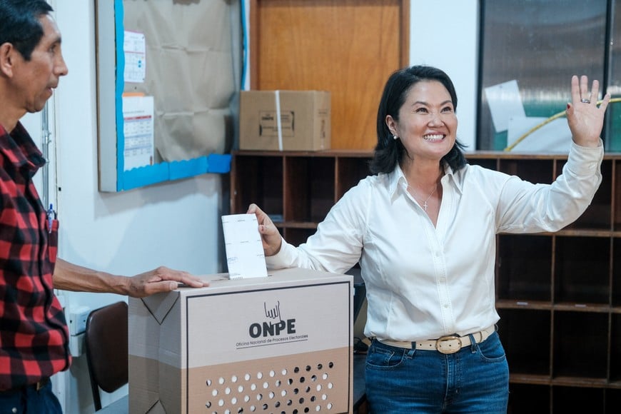 Peru’s presidential candidate Keiko Fujimori waves as she casts her vote at a polling station during the general election, in Lima, Peru April 12, 2026. Wilfredo Fernandez/Fuerza Popular/Handout via REUTERS ATTENTION EDITORS - THIS IMAGE HAS BEEN SUPPLIED BY A THIRD PARTY NO RESALES. NO ARCHIVES