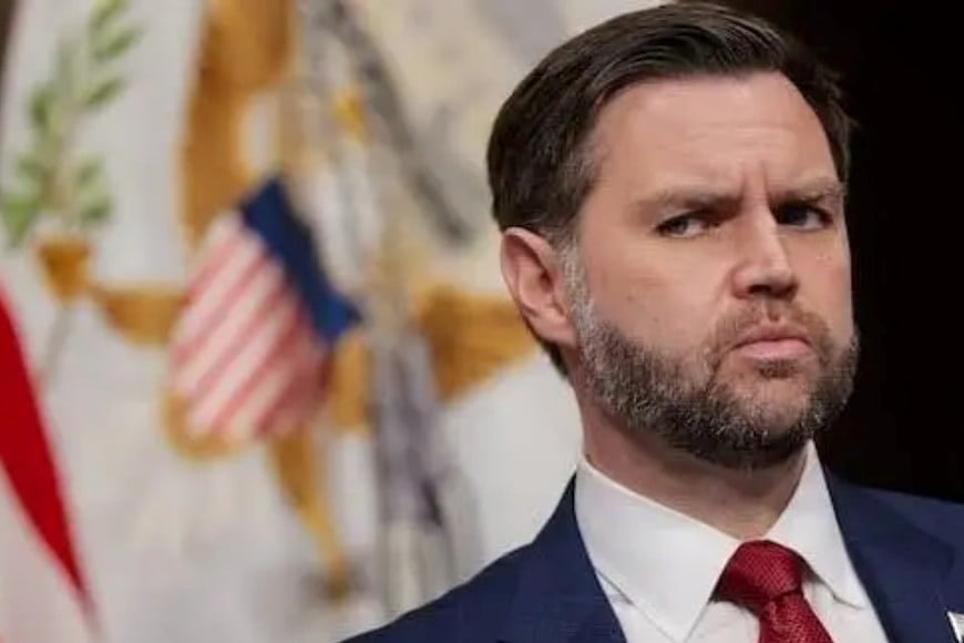 El vicepresidente estadounidense, JD Vance, confirmó su salida de Islamabad