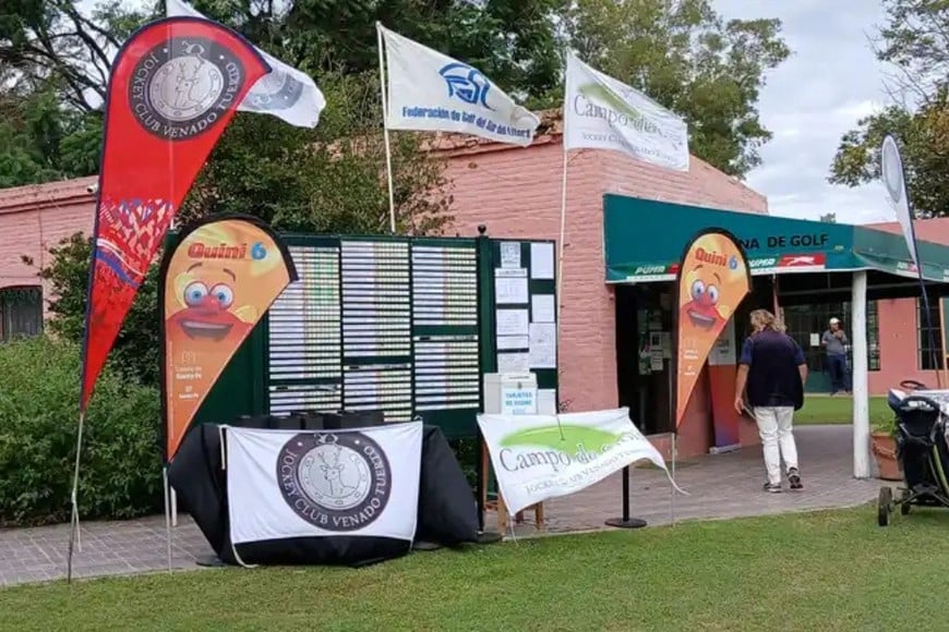 La Copa Santa Fe de golf puso primera en Venado Tuerto con gran cantidad de participantes.