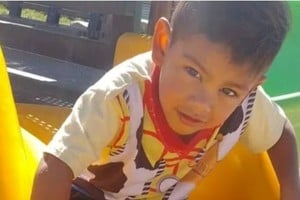 El caso conmociona a Comodoro Rivadavia tras la muerte del niño.