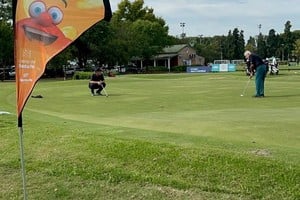 Sábado a puro golf en Jockey de Rosario. Foto: Pablo Busso.