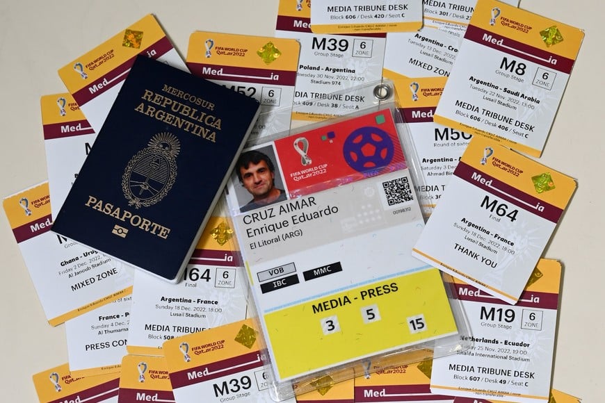 La credencial de Enrique Cruz, enviado de El Litoral en el Mundial de Qatar con los ingresos a los partidos en los que estuvo presente nuestro multimedios en el último certamen. El Litoral viene cubriendo todas las ediciones mundialistas de los últimos tiempos.