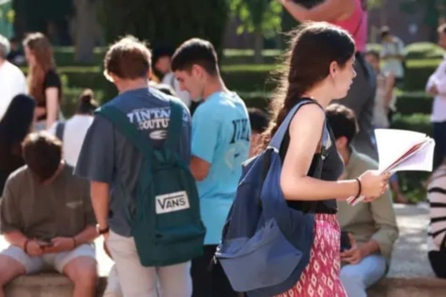 La medida busca ordenar la situación migratoria