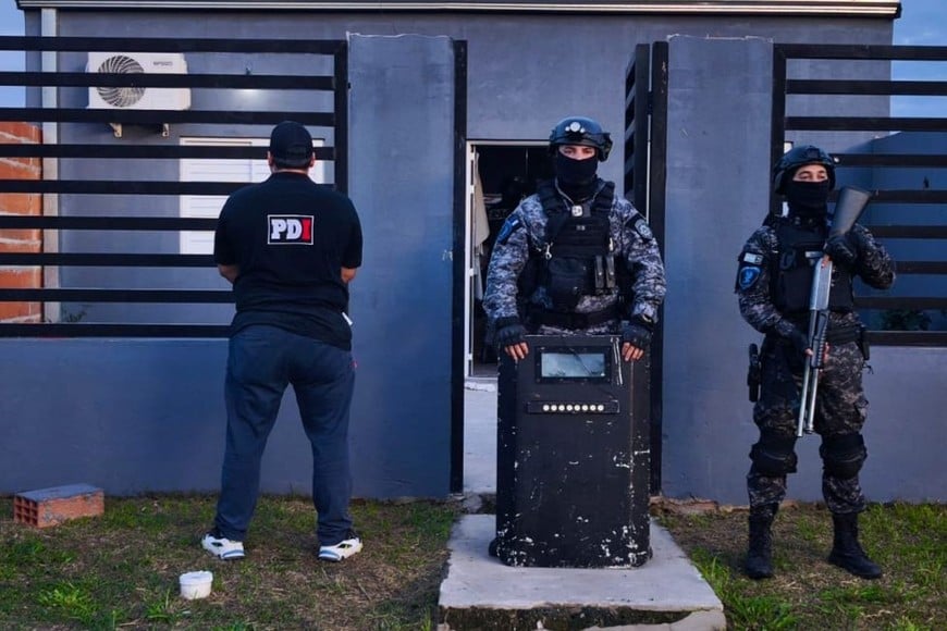 Los investigadores no pudieron hallar a uno de los buscados, un menor de edad de 16 años. Foto: El Litoral