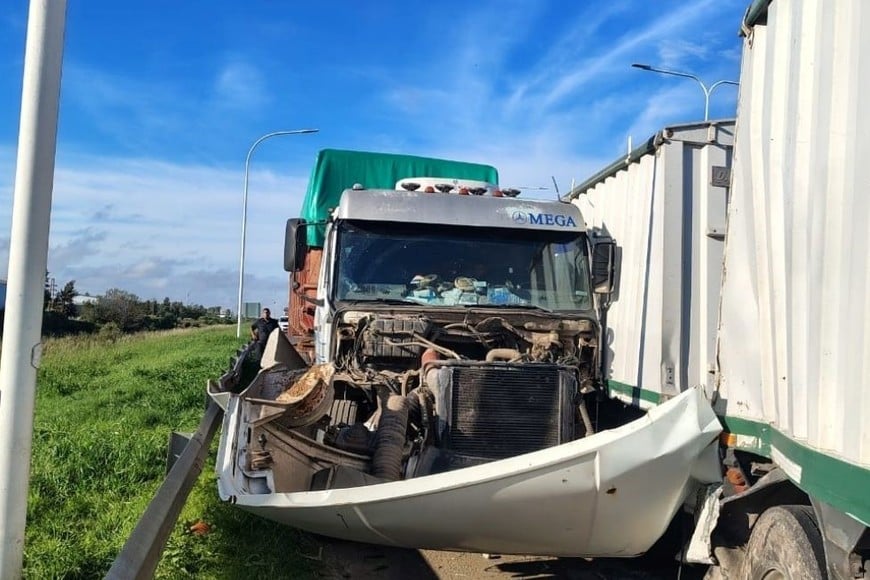Choque en cadena y rescate extremo en la autopista. Foto: Gentileza