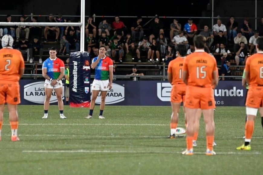 El último lunes, antes del comienzo del partido entre Capibaras y Tarucas, se hizo un respetuoso minuto de silencio en memoria de Ángel Gorla.