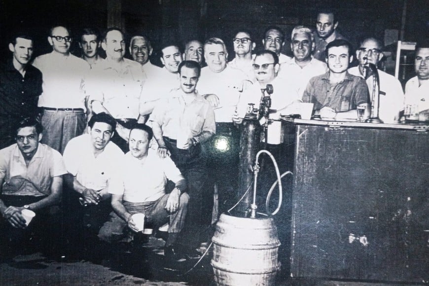 Empresarios y empleados de la vieja terminal de ómnibus realizaron una despedida cuando fue trasladada a su actual ubicación.