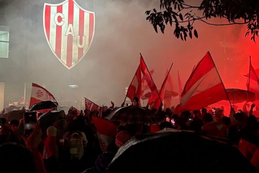 Unión y sus festejos bajo la lluvia. 119 años de pura pasión. Gentileza