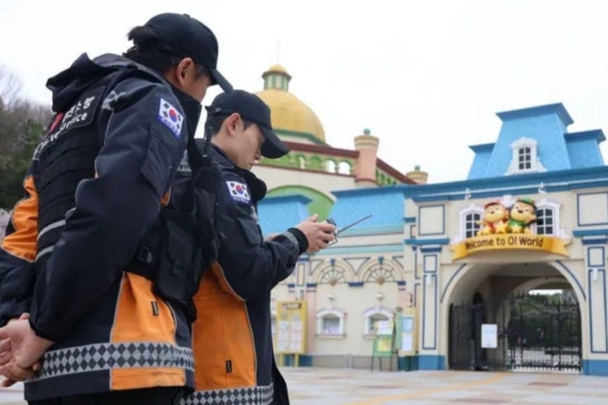 Más de 300 bomberos, policías y militares fueron desplegados para encontrar a Neukgu.