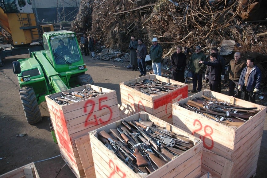 De 2008. Procedimiento de destrucción de armas (Plan Nacional de Desarme). Foto: Archivo