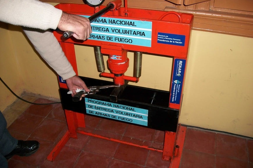 Las armas donadas eran destruidas, y así salían de circulación. Foto: Archivo