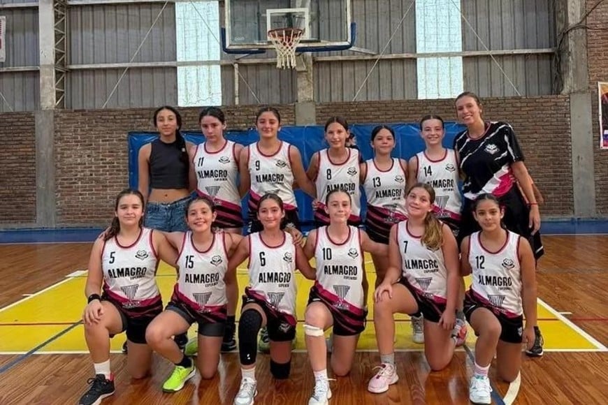 Gimena junto a uno de los equipos de las formativas de Almagro