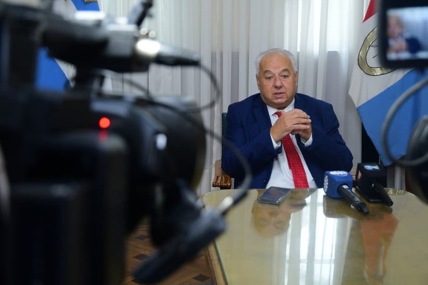 El presidente de la Corte Suprema de Santa Fe, Rafael Gutiérrez, se refirió al estado de las obras del nuevo anexo del Palacio de Justicia. Crédito: Guillermo Di Salvatore.