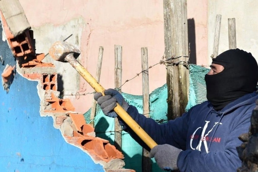 derribo bunker dpto San Lorenzo