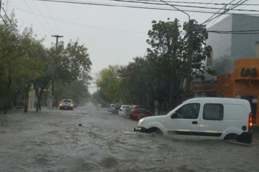 La laguna y algunos canales de Santa Rosa se encontraban desbordados.