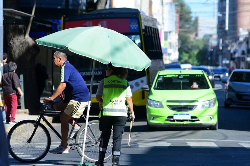 Postal del caótico ecosistema vial en el microcentro. Foto: Flavio Raina