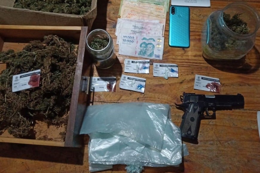 Algunos de los elementos secuestrados por la PDI. Foto: El Litoral