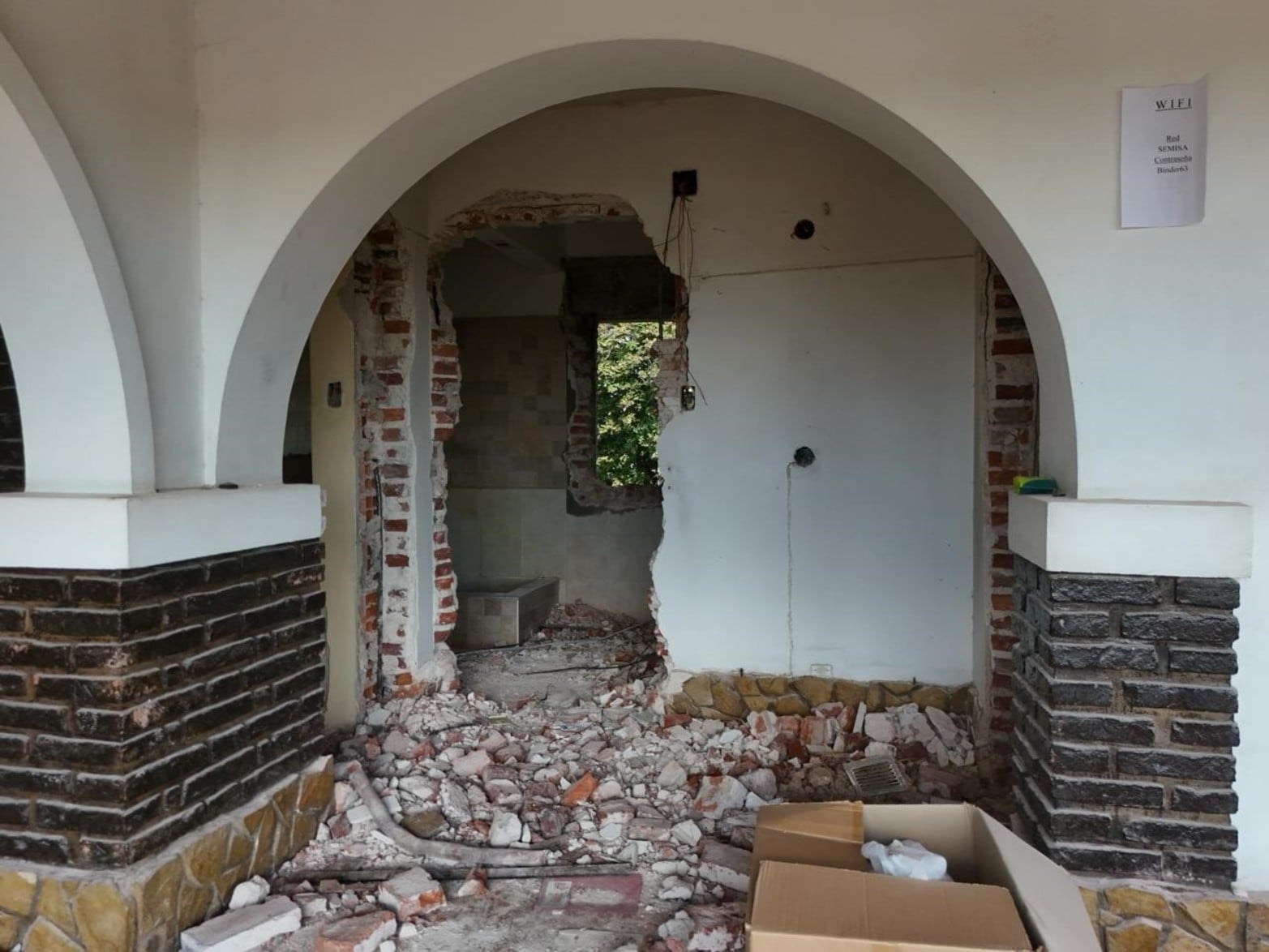 Demuelen una casa en Santo Tomé. Créditos: Fernando Nicola