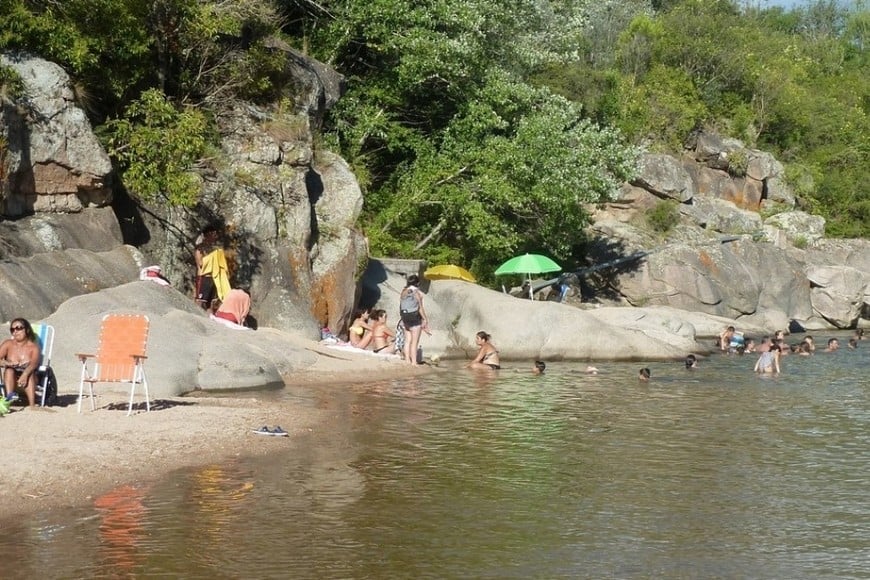 La víctima se arrojó al agua para nadar, pero a los pocos minutos comenzó a tener dificultades