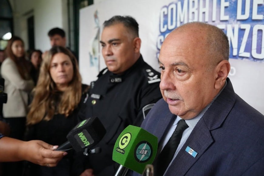 La ceremonia fue encabezada por el secretario de Seguridad, Omar Pereira