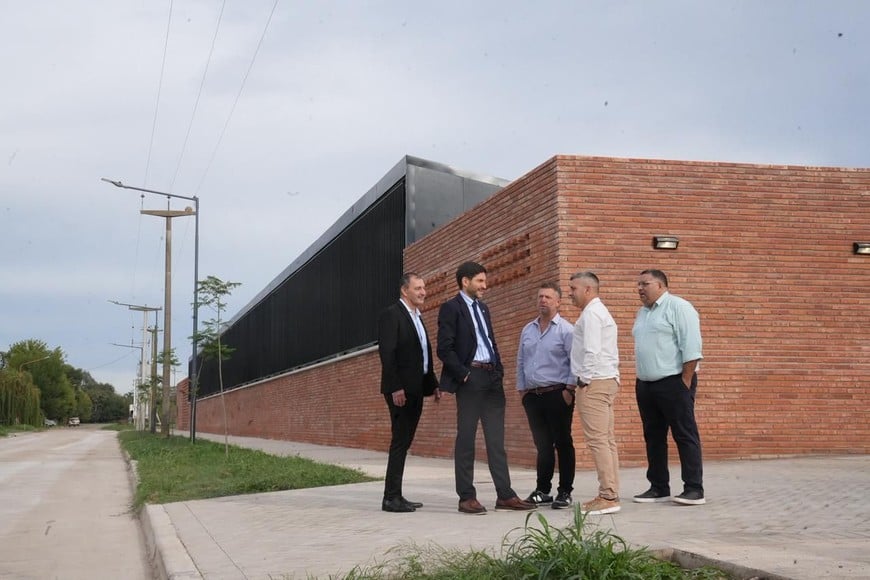 El establecimiento ya cuenta con mobiliario, luminarias y equipamiento completo, lo que permitirá su puesta en funcionamiento en el corto plazo.