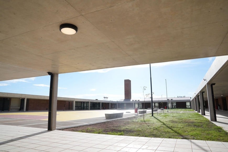 El establecimiento ya cuenta con mobiliario, luminarias y equipamiento completo, lo que permitirá su puesta en funcionamiento en el corto plazo.