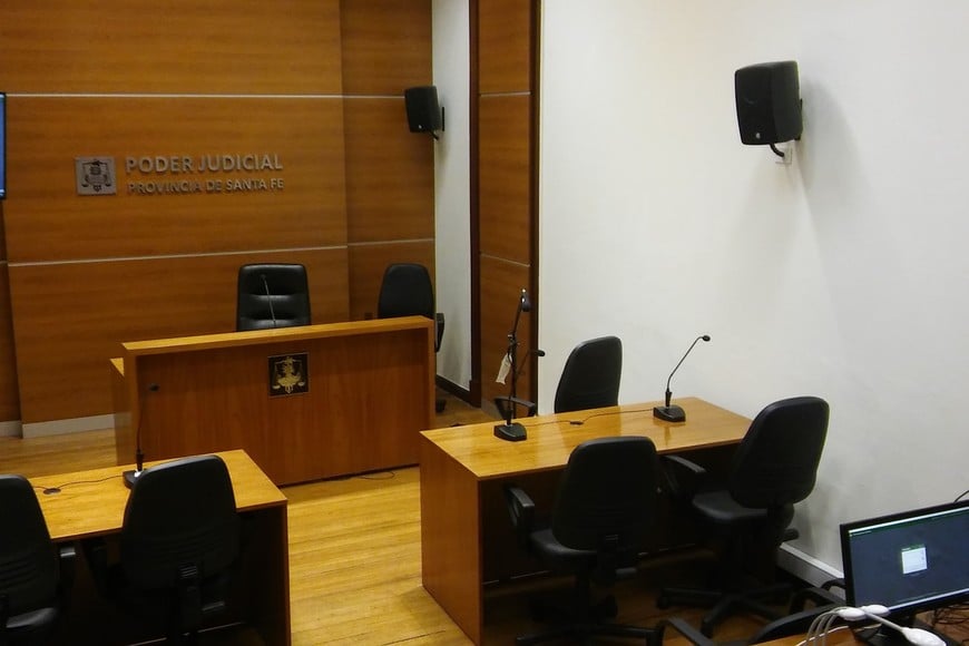 Investigan al encargado de un tradicional bar de Esperanza por el desvío de 20 millones de pesos