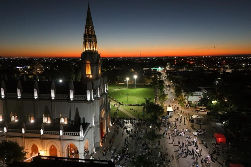 La Básilica en el momento que recibía a los fieles.