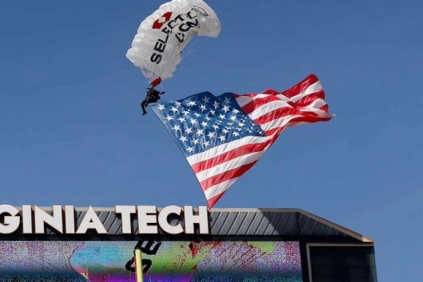 El accidente ocurrió durante una exhibición aérea