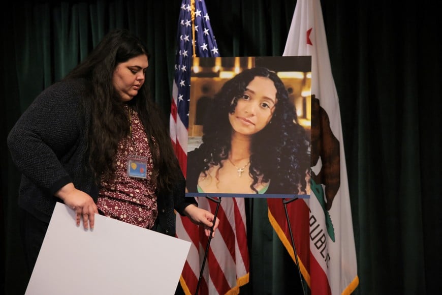 A picture of Celeste Rivas Hernandez, whose body was found on September 8, 2025, in the front trunk of a Tesla registered to musician known professionally as d4vd, is displayed on the day of a press conference following the arrest of the 21-year-old singer, whose real name is David Anthony Burke, in Los Angeles, California, U.S., April 20, 2026. REUTERS/Daniel Cole