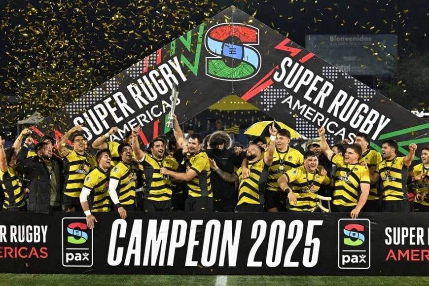 Peñarol salió tres veces campeón del Súper Rugby Américas. En 2025, festejó en el Estadio Charrúa. Gentileza.