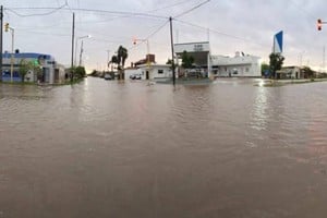 Hay zonas bajo alerta meteorológica y continúan las tareas de asistencia.
