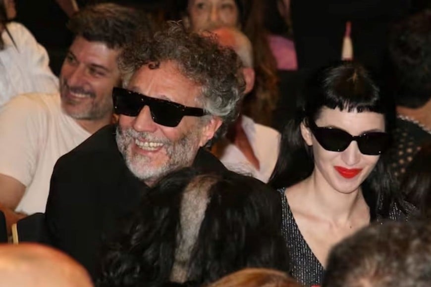 Fito Páez y Sofía Gala fueron juntos al homenaje a Moria Casán