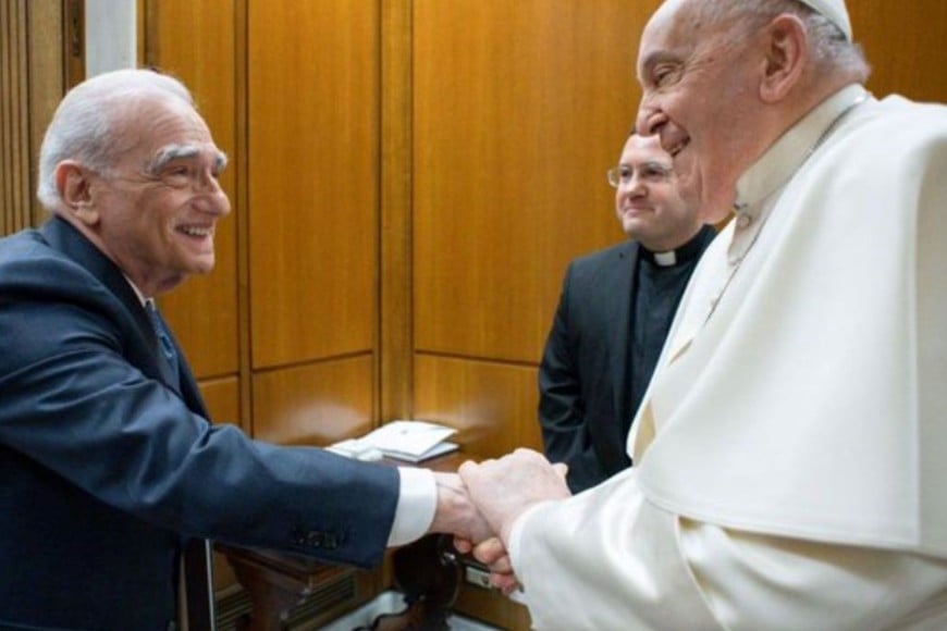 Filmada en Italia, Indonesia, Gambia y la Ciudad del Vaticano, la película se centra en Scholas Occurrentes.