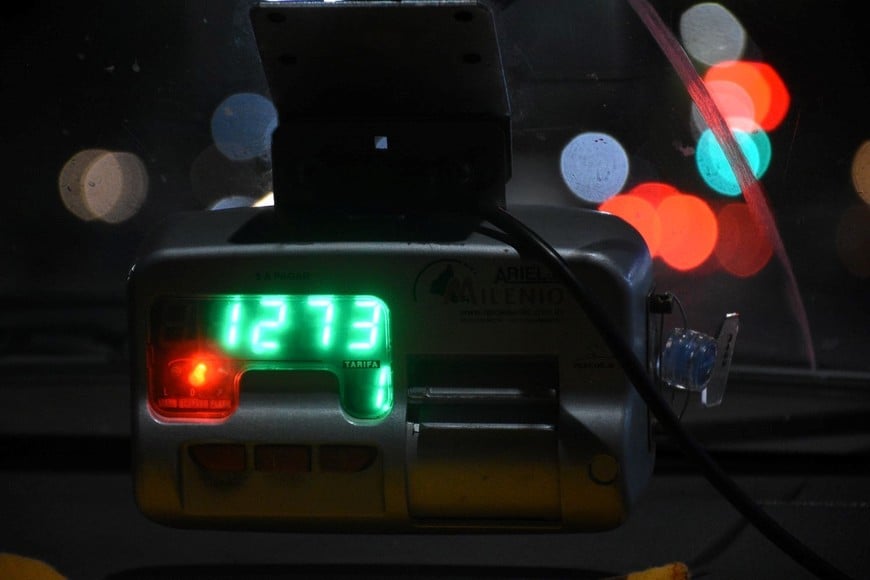 Taxis. Días atrás se actualizaron los valores de las tarifas diurna y nocturna. Foto: Manuel Fabatía