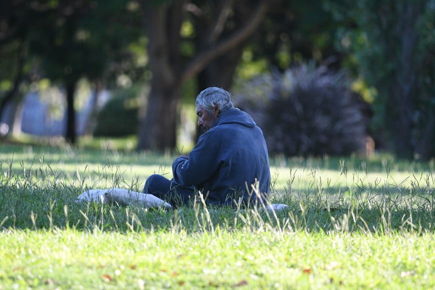 El drama de no contar con un techo ni para dormir.

Manuel Fabatía.