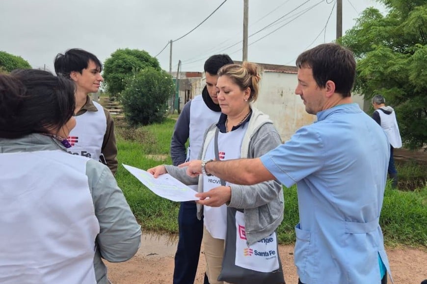 El operativo del Comité de Emergencias permitió evacuar a un hombre con complicaciones de salud en una zona inaccesible.
