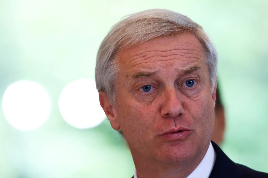FILE PHOTO: Chile's President Jose Antonio Kast attends a press conference at the Chilean embassy, after meeting his Argentine counterpart Javier Milei, in Buenos Aires, Argentina April 6, 2026. REUTERS/Agustin Marcarian/File Photo
