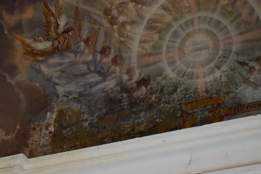 Filtraciones afectan la cúpula. Crédito:  Flavio Raina.