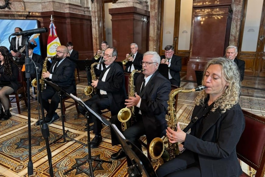 Felicia y Pilar en escena: el Himno Nacional tendrá una versión intercomunal con sello santafesino