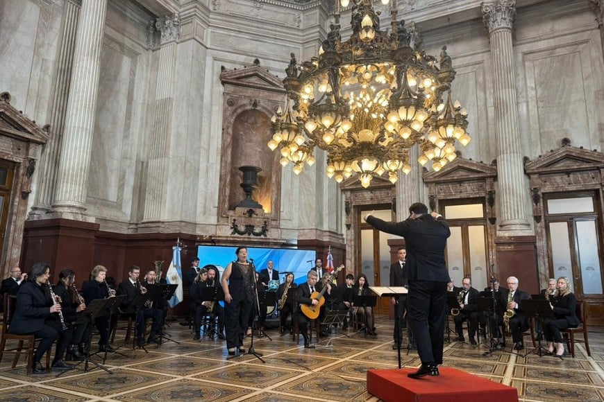 Felicia y Pilar en escena: el Himno Nacional tendrá una versión intercomunal con sello santafesino