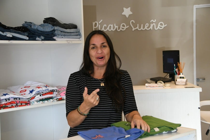 Clarisa Raimondi, comerciante, dijo que “las ventas vienen flojas, yo calculo que menos del 20% que el mismo mes del año pasado". Foto: Manuel Fabatía