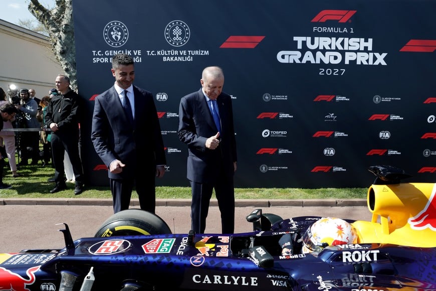 Formula One F1 - Turkey to announce return of Istanbul to racing circuit - Dolmabahce Palace, Istanbul, Turkey - April 24, 2026
Turkey's President Tayyip Erdogan and Turkey's Automobile Sports Federation President Eren Uclertopragi with a Red Bull F1 car during the event REUTERS/Murad Sezer